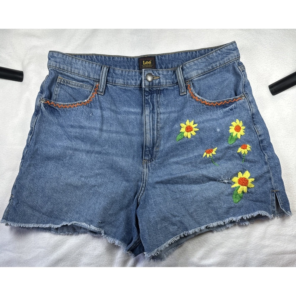 Vintage Lee Women Denim Cottagecore Sunflower Festival Shorts - Picture 2 of 10